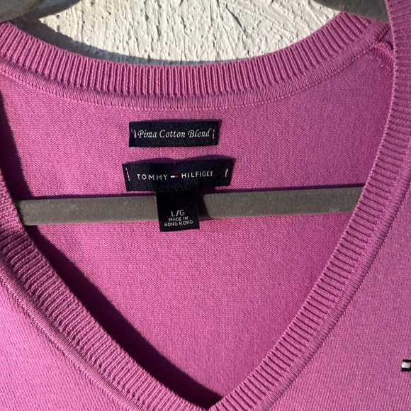 Tommy Hilfiger Women's V Neck Pink Jumper - Picture 2 of 4